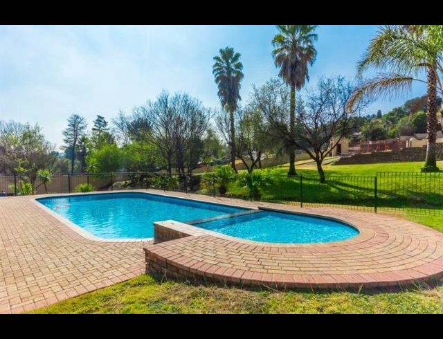 2 BEDROOM PROPERTY TO RENT IN HELDERKRUIN